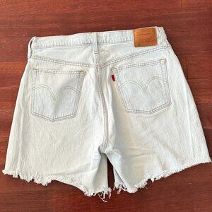 levi's light wash shorts